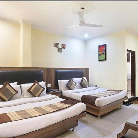Hotel Perfect Spot- Main Bazar - Walking Metro Station Nova Deli Exterior foto
