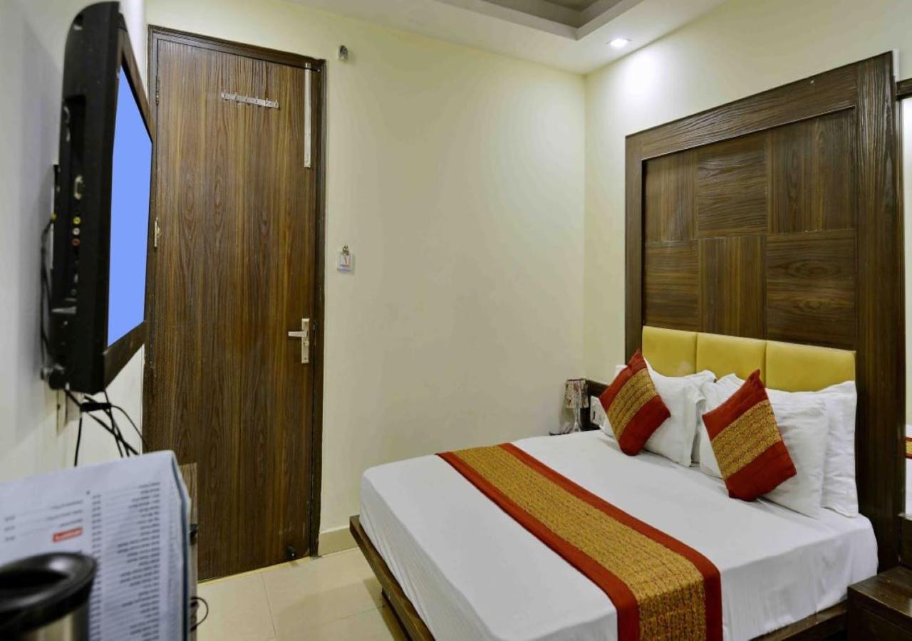 Hotel Perfect Spot- Main Bazar - Walking Metro Station Nova Deli Exterior foto